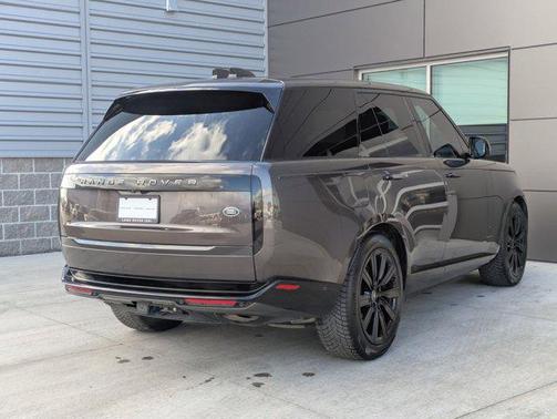 2023 Land Rover Range Rover P440e SE