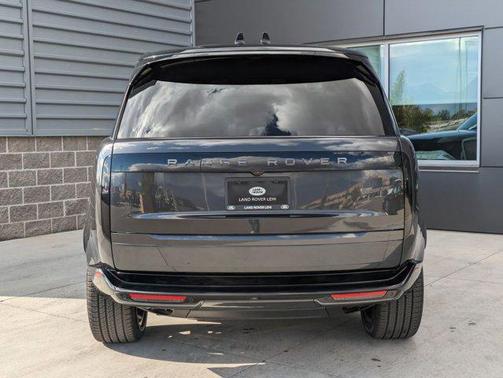 2025 Land Rover Range Rover P550e Autobiography