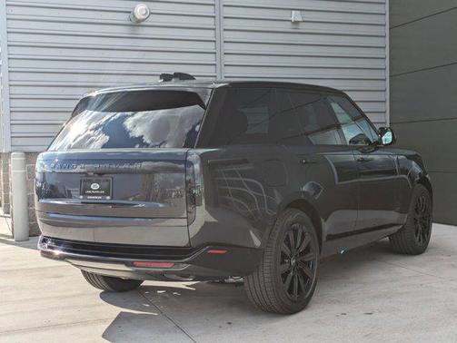 2025 Land Rover Range Rover P550e Autobiography