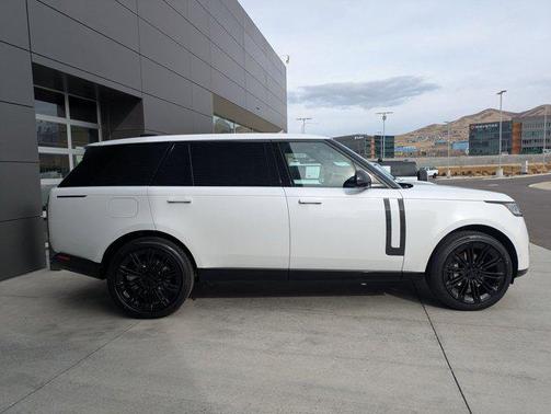 2026 Land Rover Range Rover P400 SE 7 Seat