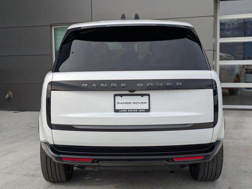 2026 Land Rover Range Rover P400 SE 7 Seat