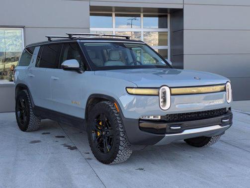 2023 Rivian R1S Adventure