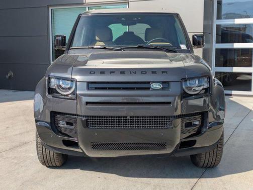 2025 Land Rover Defender 110 P400 X-Dynamic SE