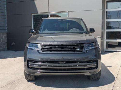 2025 Land Rover Range Rover P400 SE