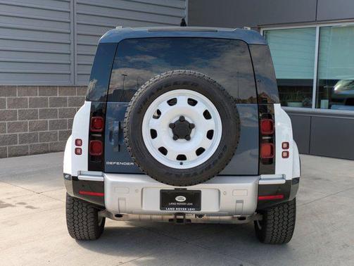 2024 Land Rover Defender 110 P400 S