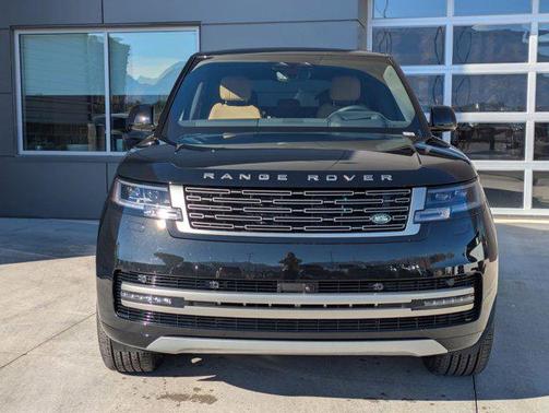 2025 Land Rover Range Rover P530 SE