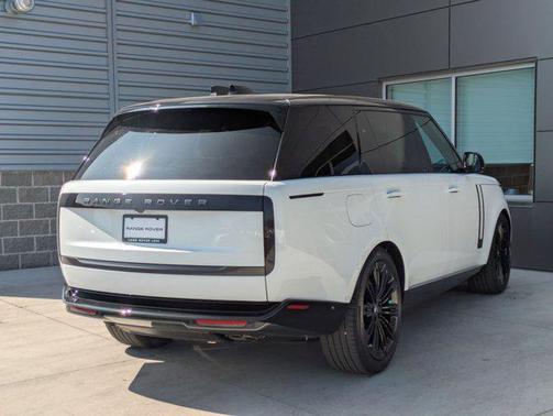 2025 Land Rover Range Rover P530 SE 7 Seat