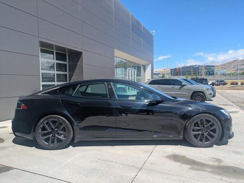 2021 Tesla Model S Plaid