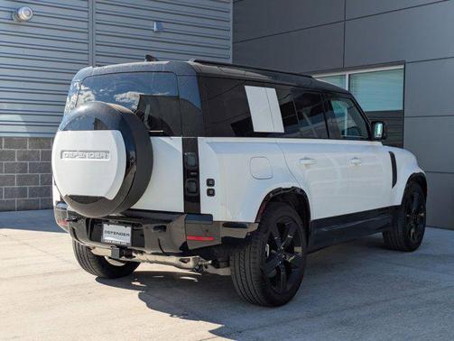 2026 Land Rover Defender P400 X-Dynamic SE