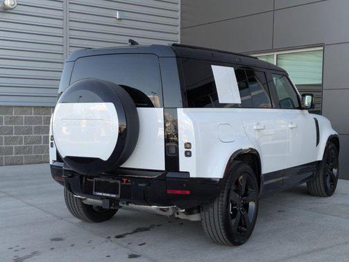 2026 Land Rover Defender P400 X-Dynamic SE