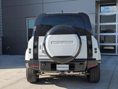 2026 Land Rover Defender P400 X-Dynamic SE