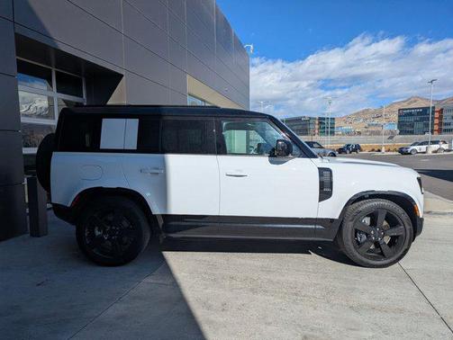 2026 Land Rover Defender P400 X-Dynamic SE