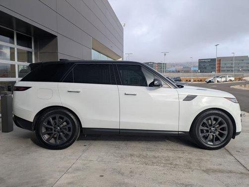 2024 Land Rover Range Rover Sport SE