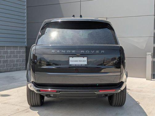2025 Land Rover Range Rover P400 SE