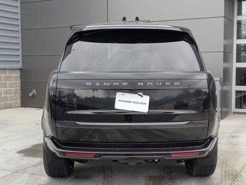 2026 Land Rover Range Rover P400 SE