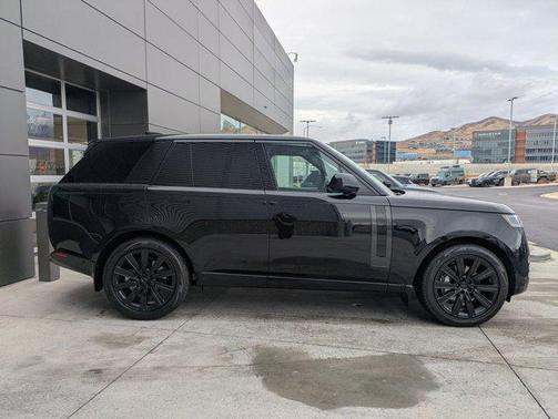 2026 Land Rover Range Rover P400 SE