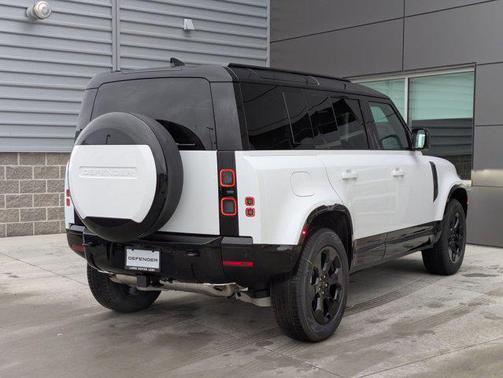 2026 Land Rover Defender P400 X-Dynamic SE