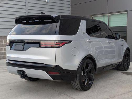 2024 Land Rover Discovery P300 Dynamic SE