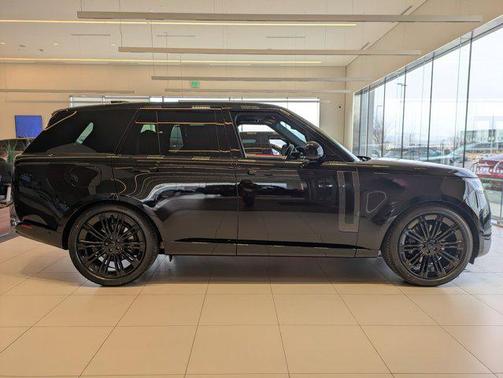 2026 Land Rover Range Rover P530 Autobiography