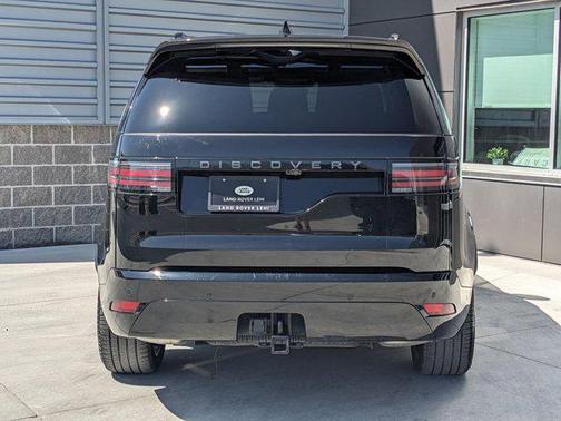 2024 Land Rover Discovery P300 Dynamic SE