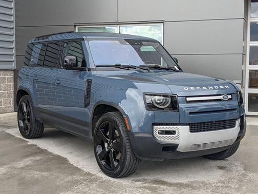 2022 Land Rover Defender 110 SE