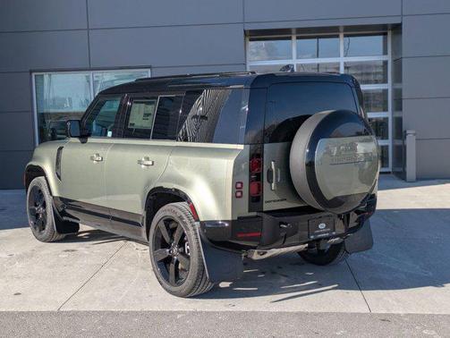 2025 Land Rover Defender 110 P400 X-Dynamic SE