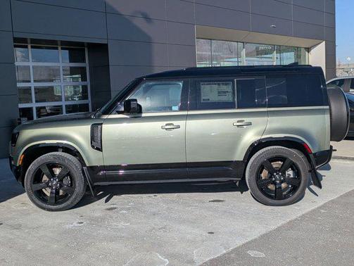 2025 Land Rover Defender 110 P400 X-Dynamic SE