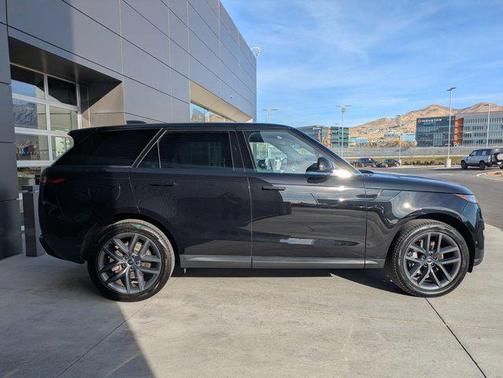 2024 Land Rover Range Rover Sport SE