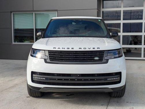 2024 Land Rover Range Rover P530 SE
