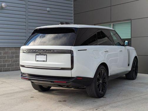 2024 Land Rover Range Rover P530 SE