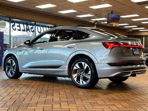 2022 Audi e-tron Sportback S line Premium