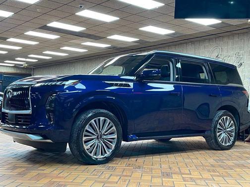 2025 INFINITI QX80 SENSORY AWD