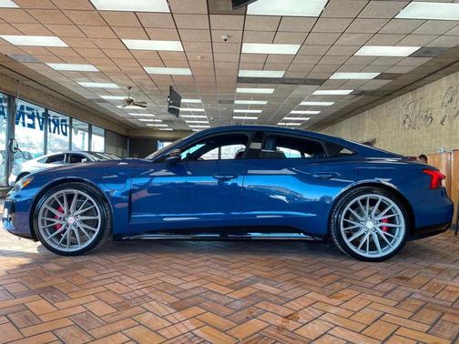 2022 Audi e-tron GT Prestige