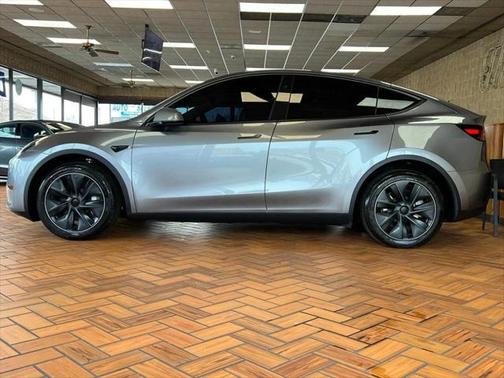 2024 Tesla Model Y Long Range AWD