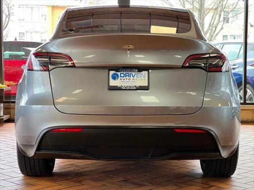 2024 Tesla Model Y Long Range AWD