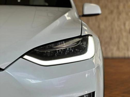 2022 Tesla Model X AWD