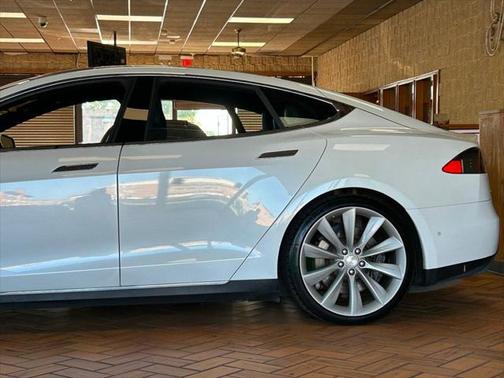2015 Tesla Model S 85D