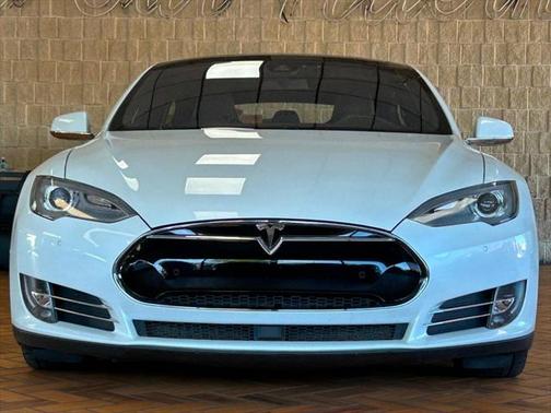2015 Tesla Model S 85D