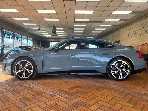 2022 Audi e-tron GT Premium Plus