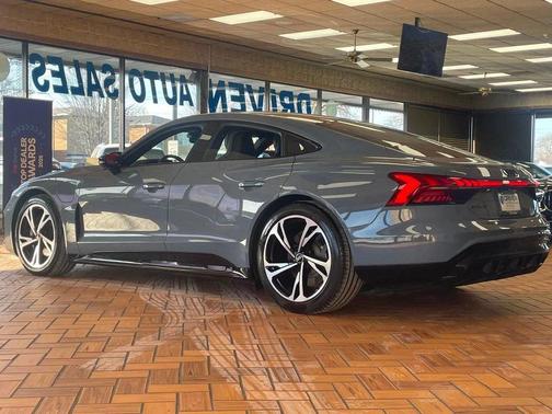 2022 Audi e-tron GT Premium Plus