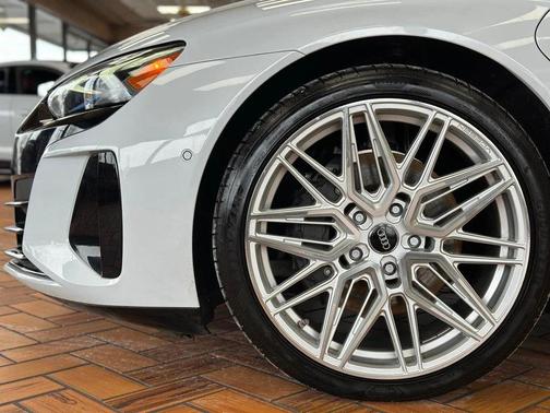 2022 Audi e-tron GT Prestige