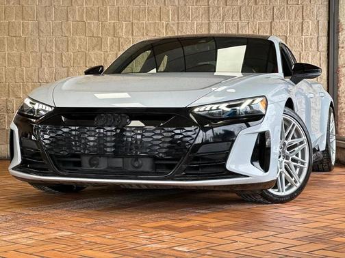 2022 Audi e-tron GT Prestige