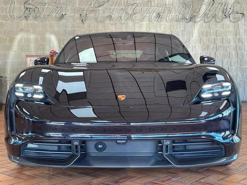 Jet Black Metallic 2020 Porsche Taycan Turbo S Sedan