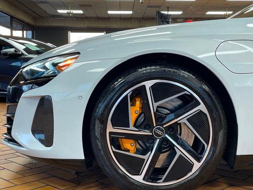 2024 Audi RS e-tron GT quattro