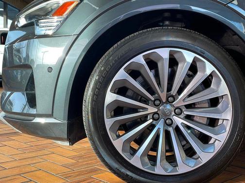 2019 Audi e-tron Prestige