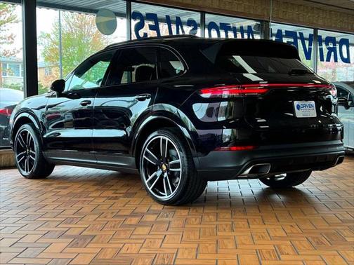 2023 Porsche Cayenne Base