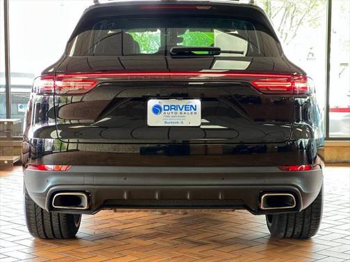 2023 Porsche Cayenne Platinum Edition