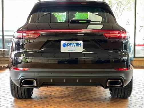 2023 Porsche Cayenne Base