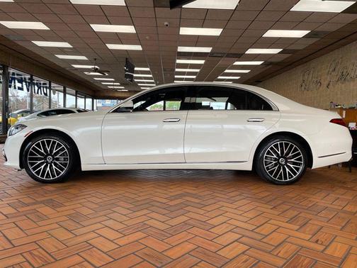 MANUFAKTUR Diamond White 2022 Mercedes-Benz S-Class S 580 4MATIC Sedan