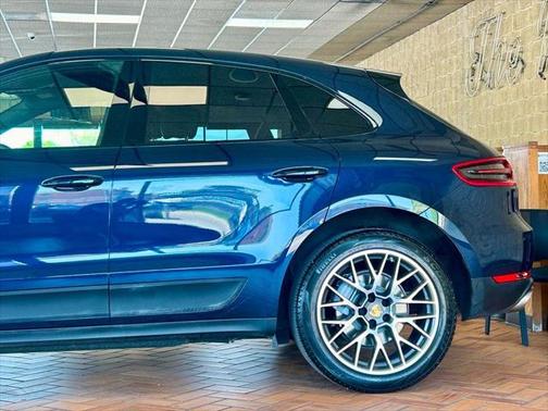 2018 Porsche Macan Base